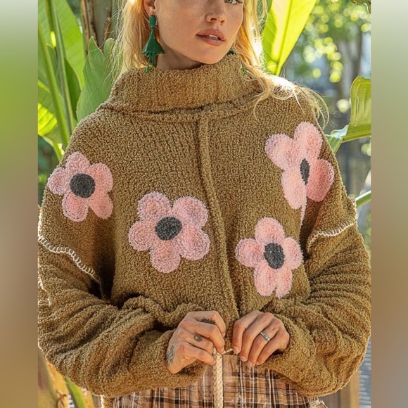 412. POL🛑 LAST 1! AT COST! green pink sweater top berber floral patch - Picture 1 of 5